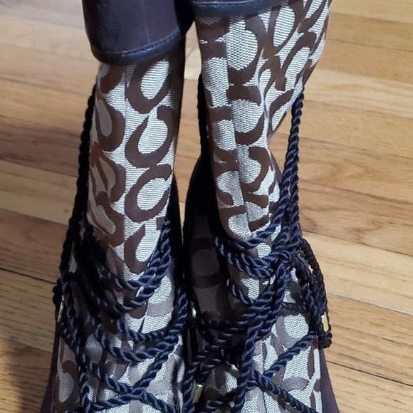 Like new Authentic Coach Boots - Maisy sizE 8.5 - Picture 2 of 9